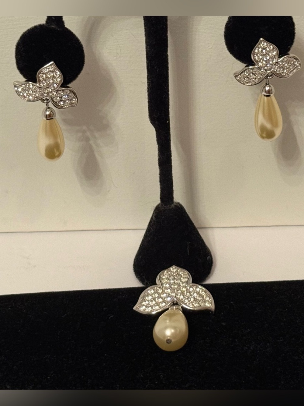 KENNETH JAY LANE KJL EARRINGS & ENHANCER SET SILVERTONE FAUX PEARL RHINESTONE